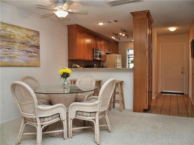 Building Photo - 7122 Wood Hollow Dr