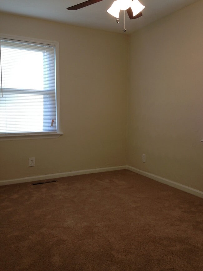 Building Photo - Single Family Home in Portsmouth