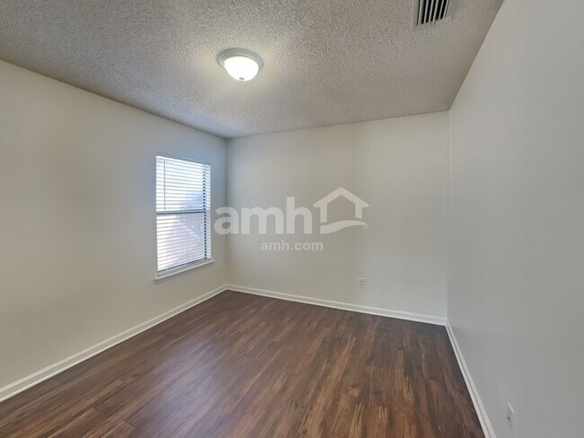 Building Photo - 3753 Woodbriar Dr