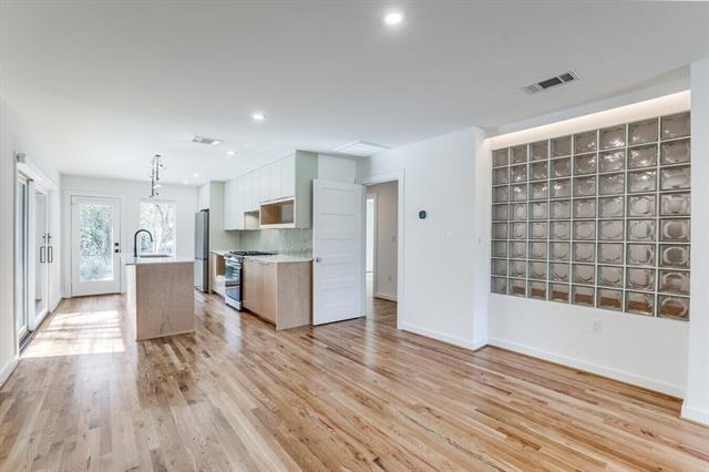 Building Photo - 1820 Mariposa Dr