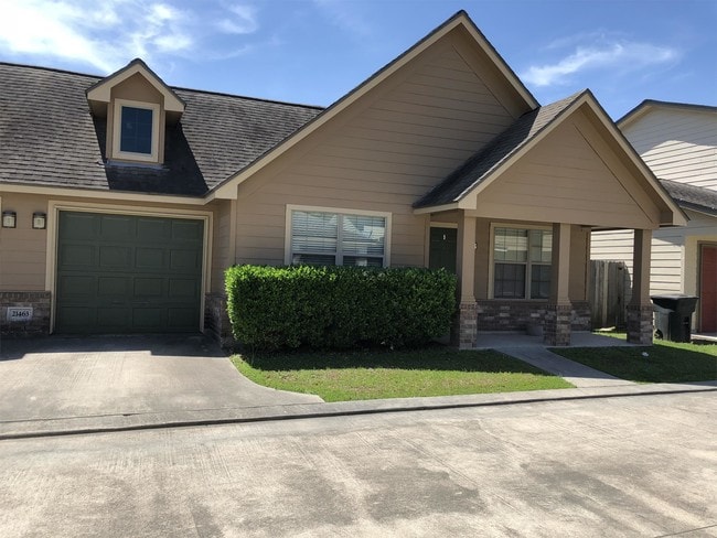 Primary Photo - 21463 E Wallis Dr