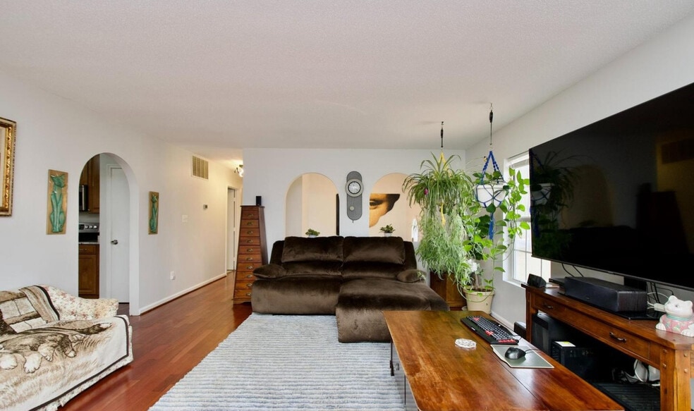 Building Photo - 15072 Barkwood Dr