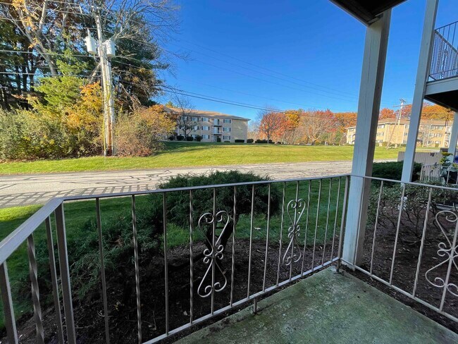 Building Photo - 383 Huse Rd