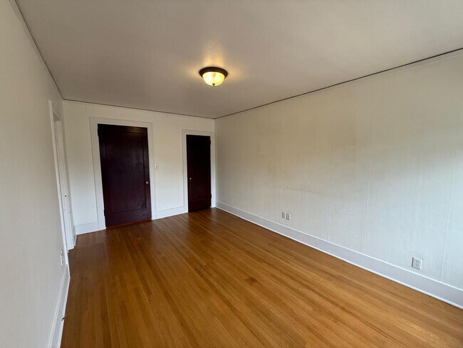 Building Photo - 1702-1710 N 44th St & 4402-4404 Densmore Ave N