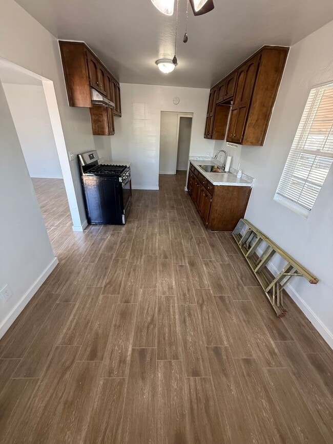 Building Photo - 415 Jeffrey St