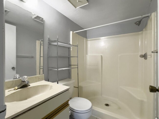 Building Photo - 2 BA/2 BR Condo in West Ashley