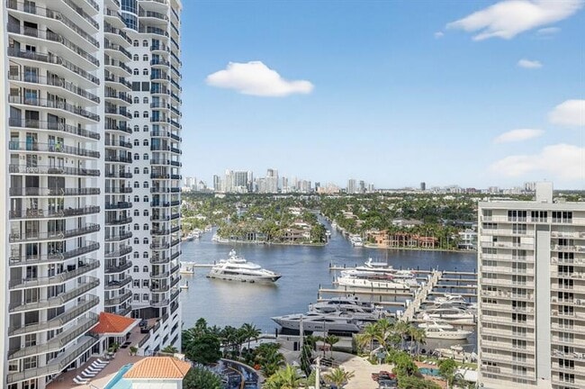 Building Photo - 101 S Fort Lauderdale Beach Blvd