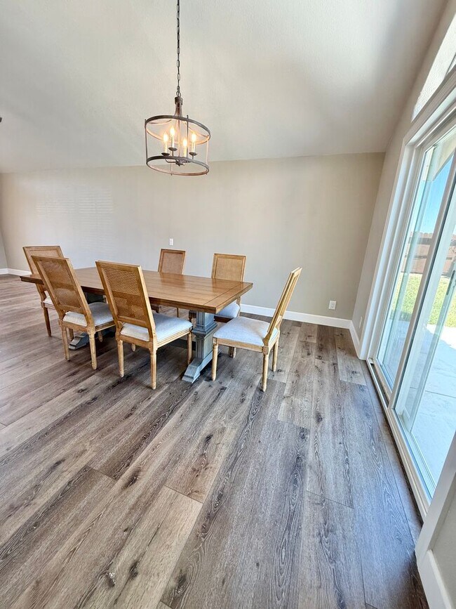 Building Photo - Beautiful 3 Bed 2.5 Bath COMING SOON!!!!