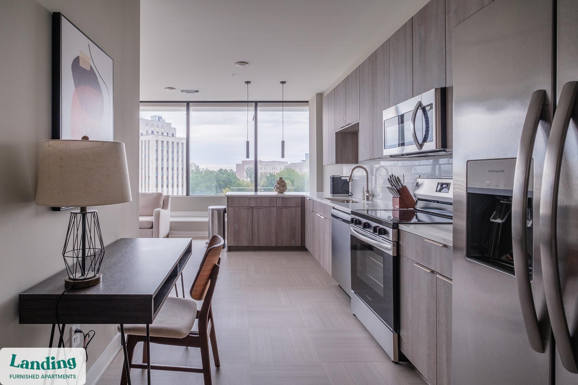 Building Photo - 600 19th St N