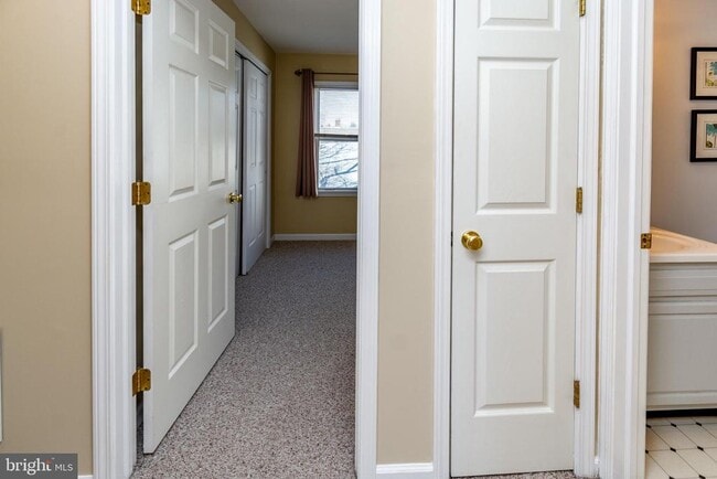 Building Photo - 62 Church St