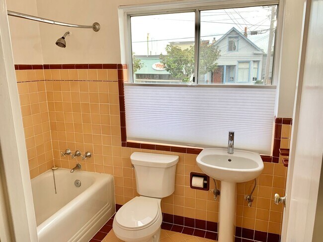 Building Photo - 1BR/1BA Prime Noe Valley Apt. on Church at...