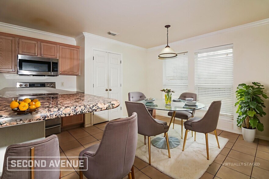 Building Photo - 6010 Suffolk Dr