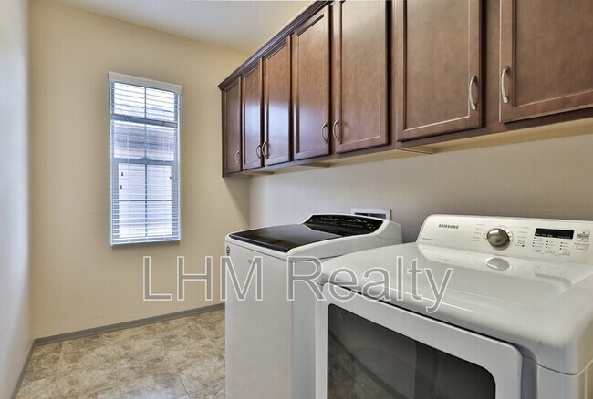 Building Photo - 3156 E Austin Dr