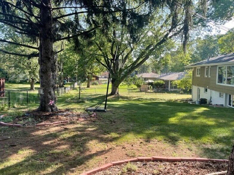 Building Photo - 401 Rhode Island Ave S