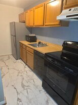 Building Photo - 2071 Alice Ave