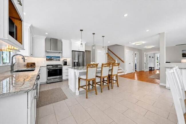 Building Photo - 62 Gilson Rd