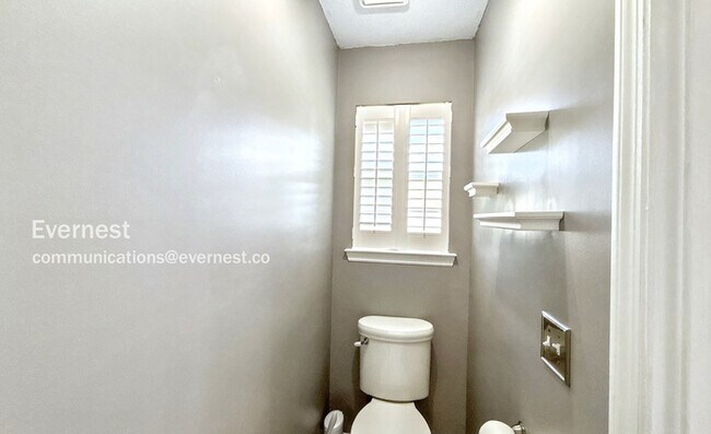 Building Photo - Spacious 3 Bedroom Home in Ooltewah / Deck...