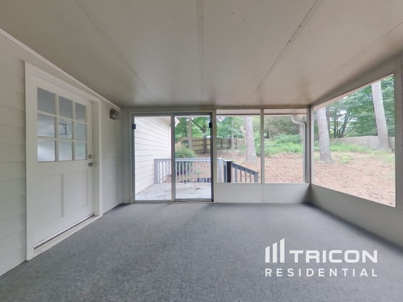 Building Photo - 1010 Maidstone Ct