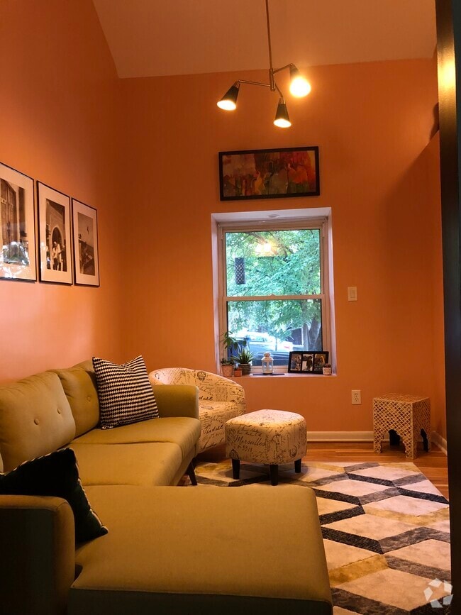 Building Photo - 6323 Early Glow Ct