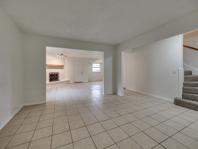 Building Photo - 4821 Cinderella Dr