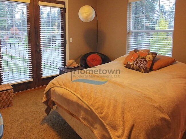 Building Photo - 2 Bedroom & 1.5 Bathroom Coeur d'Alene Hom...