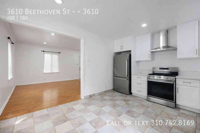 Building Photo - 3610 Beethoven St