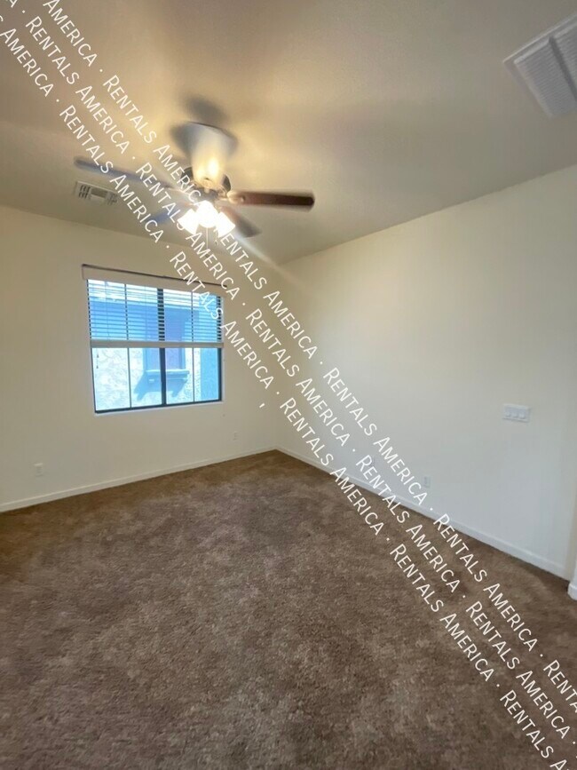 Building Photo - 10428 E Nopal Ave