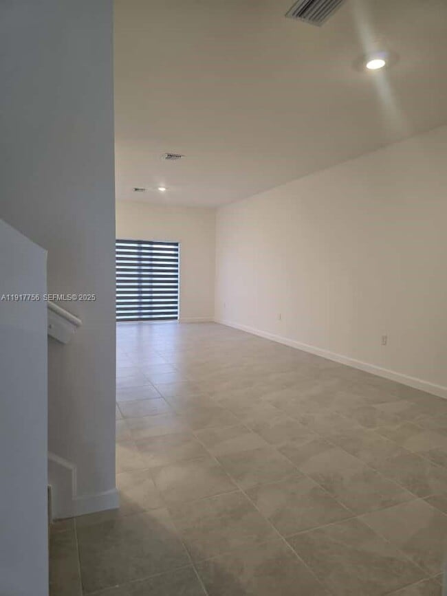 Building Photo - 17875 SW 359 Ter