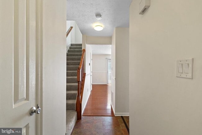 Building Photo - 606 Ransom Ct
