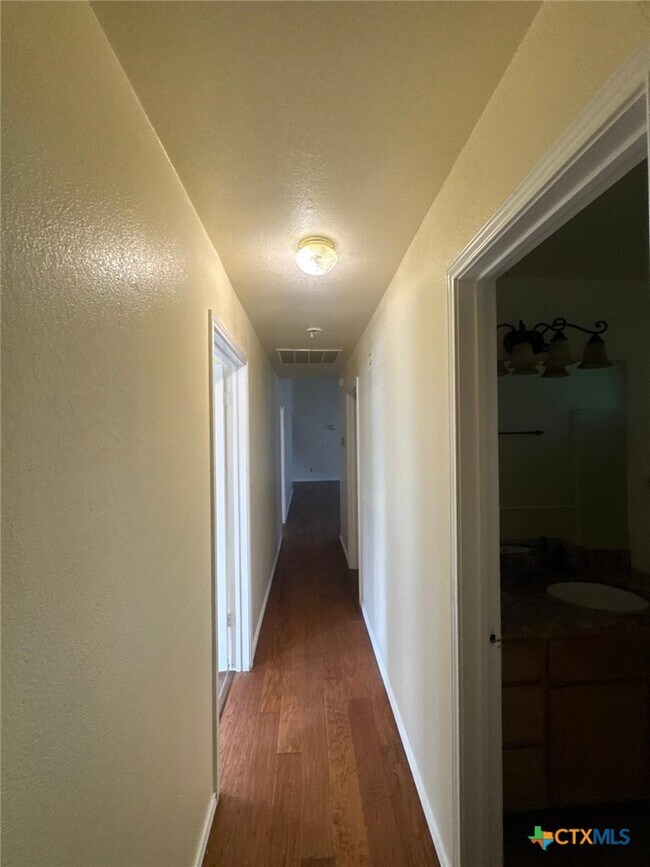 Building Photo - 2311 Old FM 440 Rd