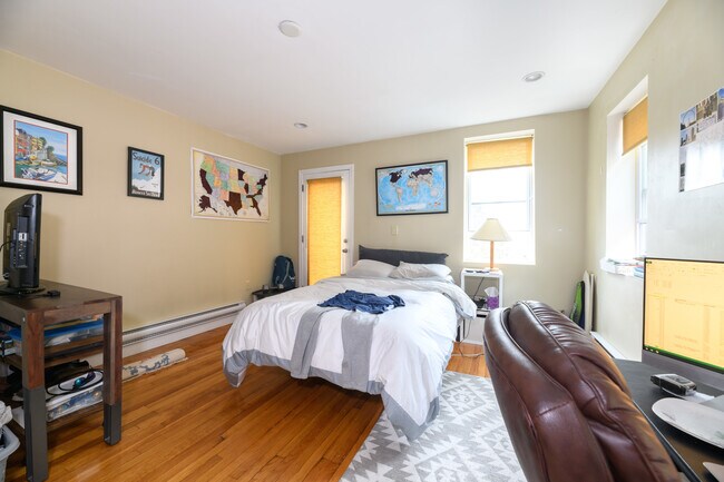Building Photo - 57 Otis St