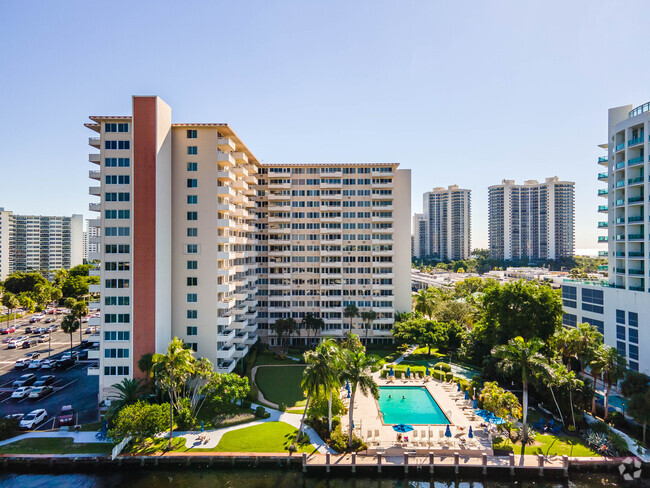 Building Photo - Coral Ridge Towers