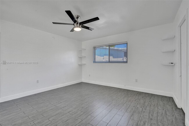 Building Photo - 9240 SW 54th St