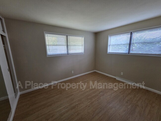 Building Photo - 2321 Noll Dr