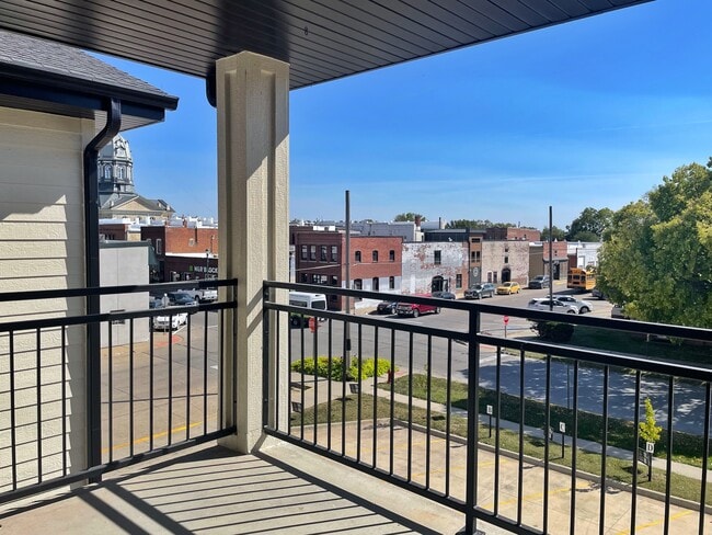 Building Photo - 209 W Jefferson St