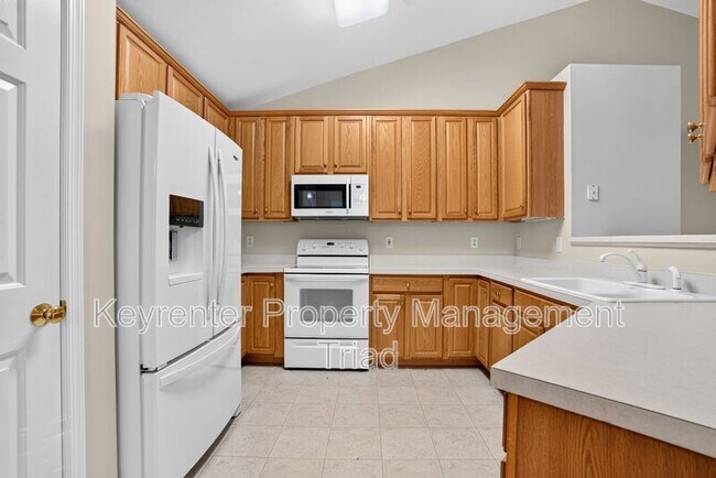 Building Photo - 6219 Black Willow Dr
