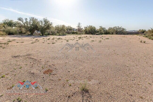 Building Photo - 4728 E Ron Rico Rd