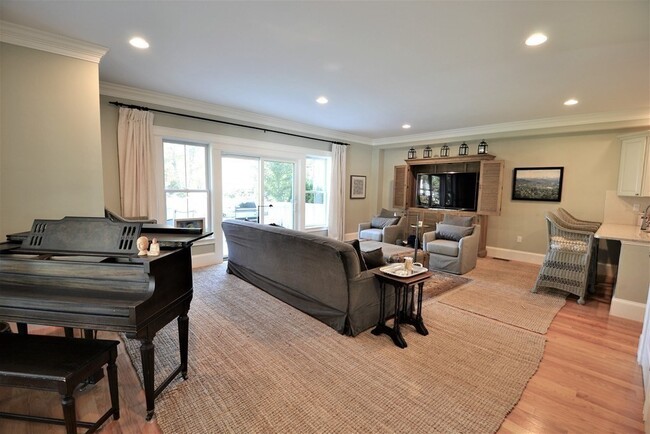 Building Photo - 11 Tufts Rd