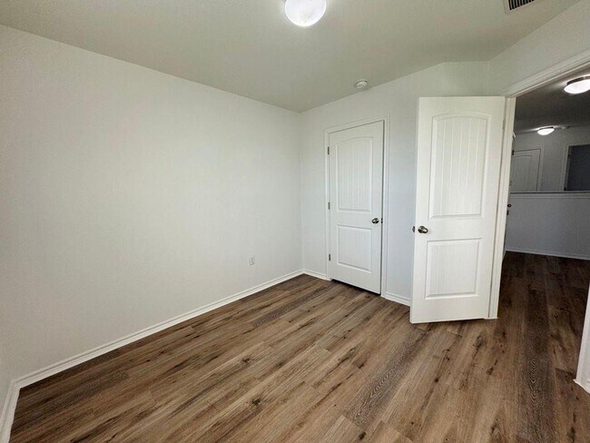 Building Photo - 15206 Walcott Dr