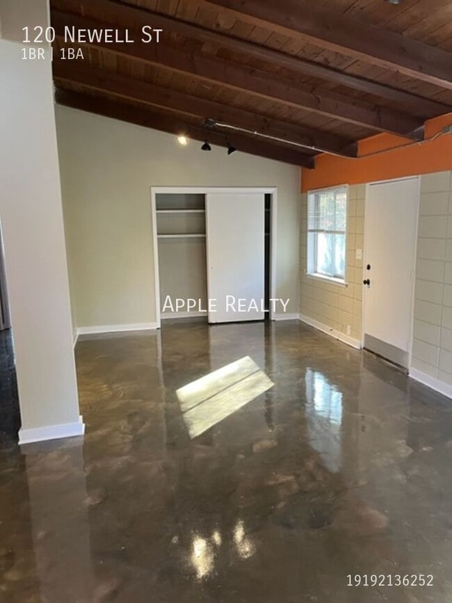 Building Photo - 120 Newell St