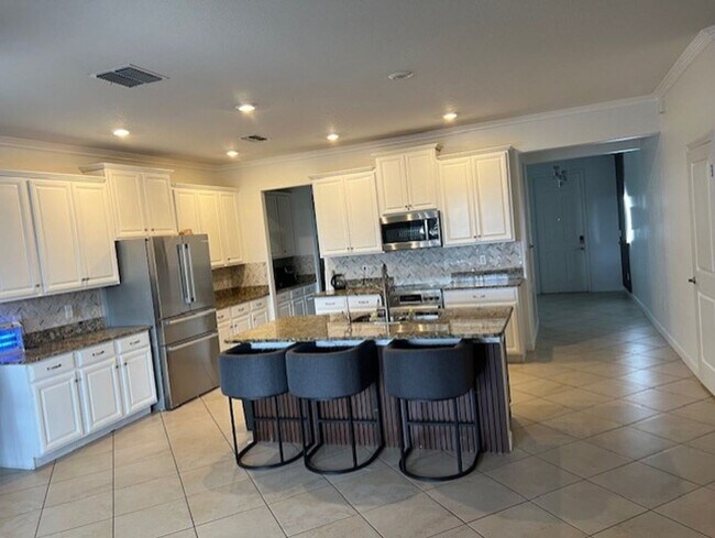 Building Photo - Single Family Home