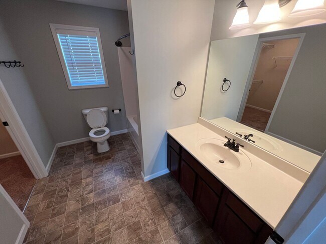 Building Photo - Powell 37849 - 3 bedroom, 2.5 bath home - Contact Tanner Fee 865-850-5103