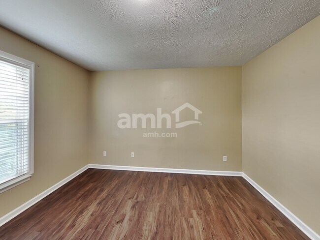 Building Photo - 453 Dakota Run