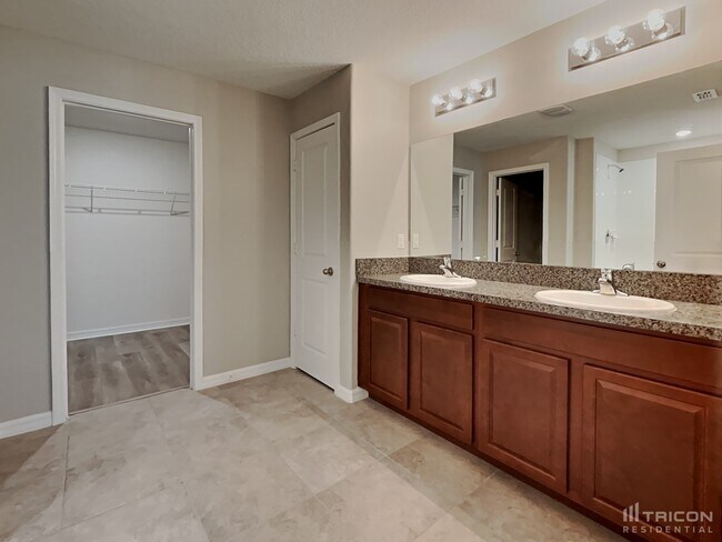 Building Photo - 7030 Wiseman Run Dr