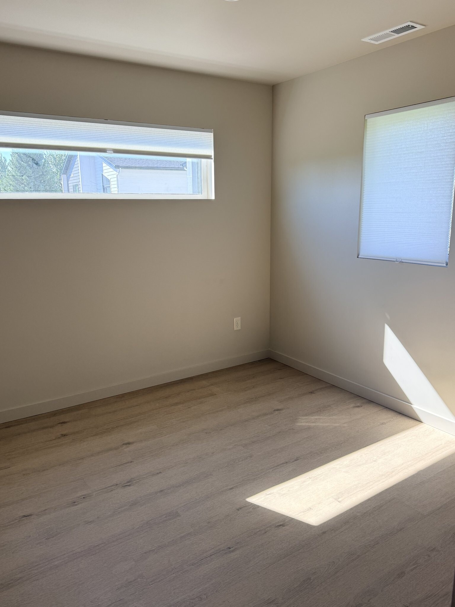 Building Photo - 1414 Silver Cir