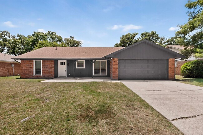 Building Photo - 2919 Panhandle Dr