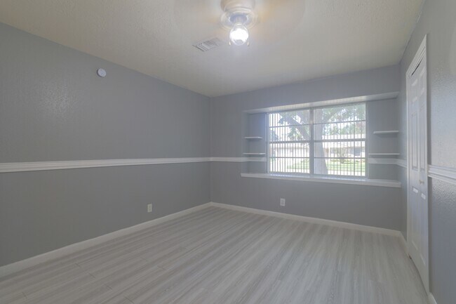 Building Photo - 3118 Flamborough Dr