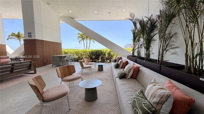 Building Photo - 888 Biscayne Blvd