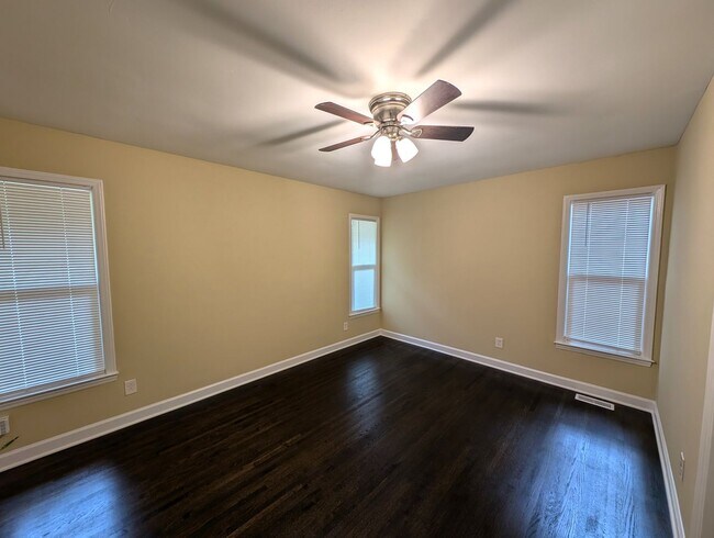 Building Photo - Shannon Park ! 3 Bedroom!  100% Upgraded