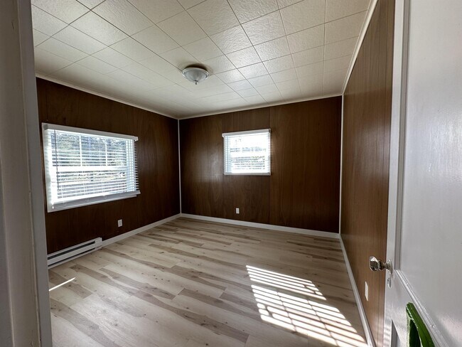 Building Photo - 38 4th St S